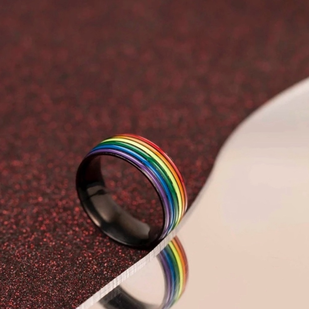 🌈 Rainbow Stripe Ring 🌈 - Picture 2 of 3